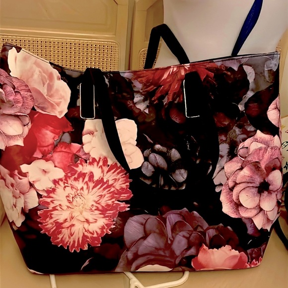Handbags - Floral Vegan Leather Large Tote